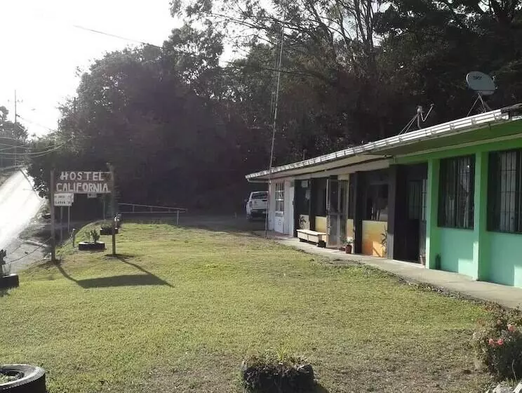 پانسیون Hostel California