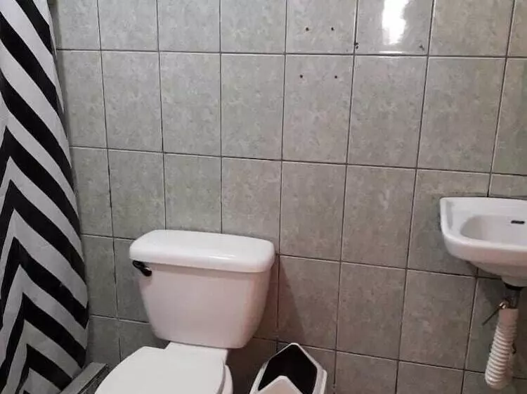 پانسیون Hostel California
