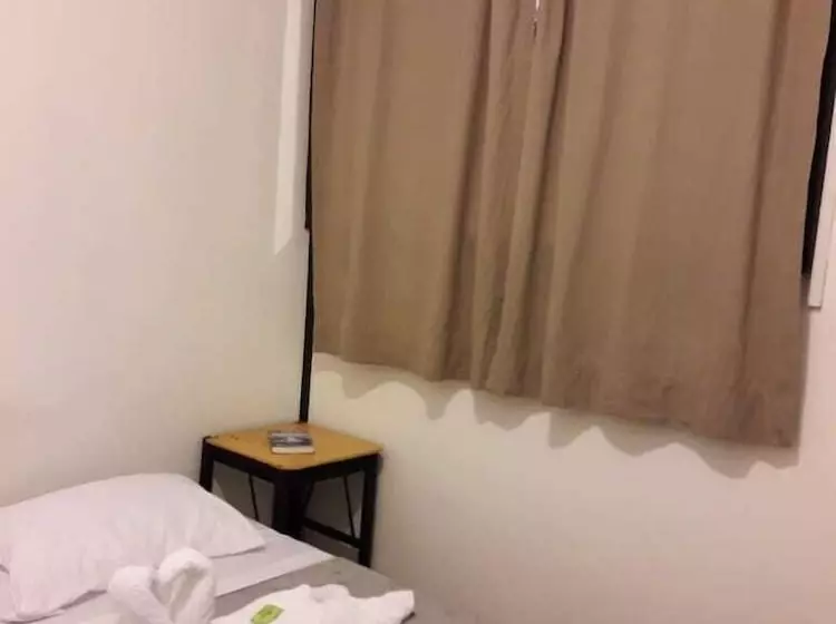 پانسیون Hostel California