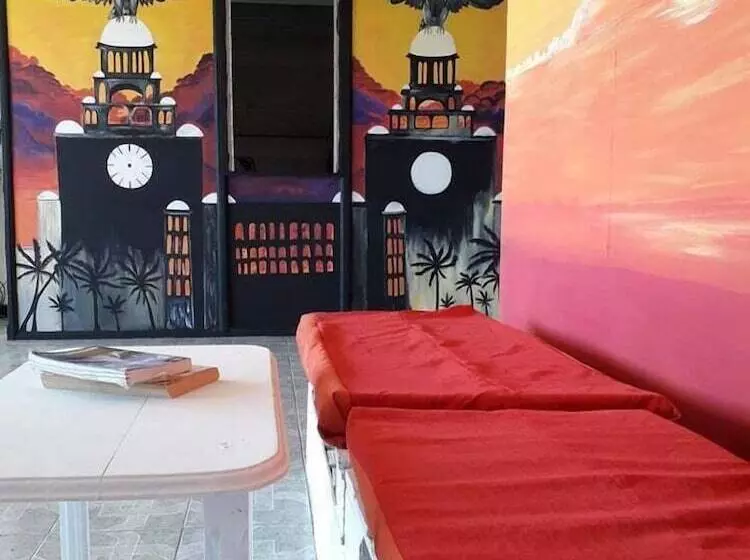 پانسیون Hostel California