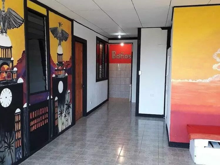 پانسیون Hostel California