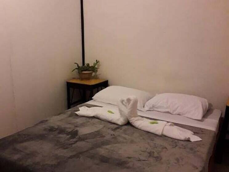 Majatalo Hostel California