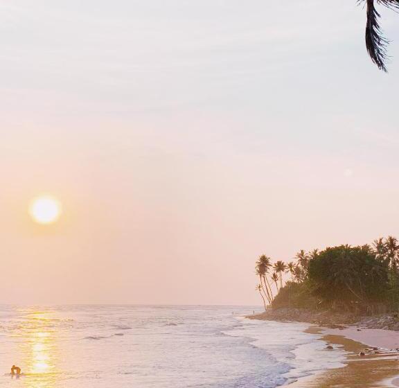 فندق Abode Ahangama