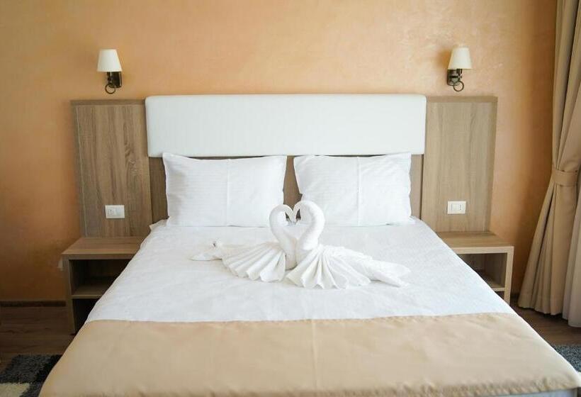 ペンション Valurile Mării Vama   Veche