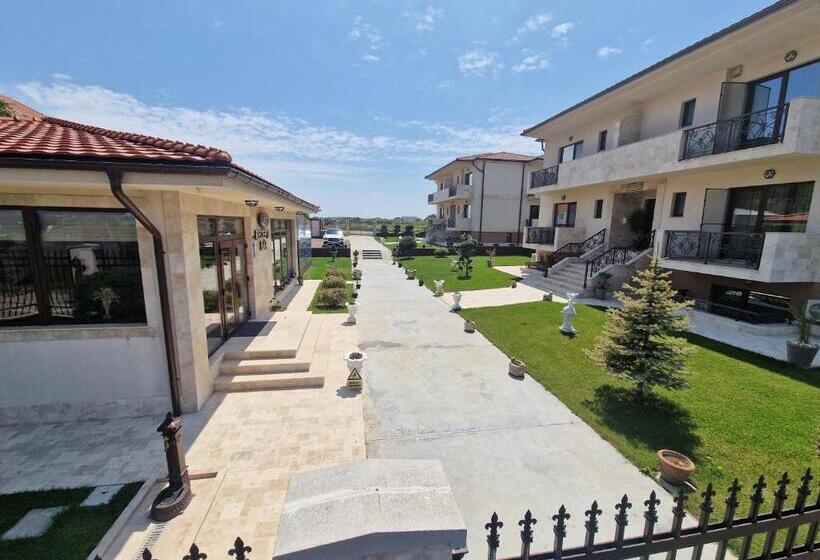 ペンション Valurile Mării Vama   Veche