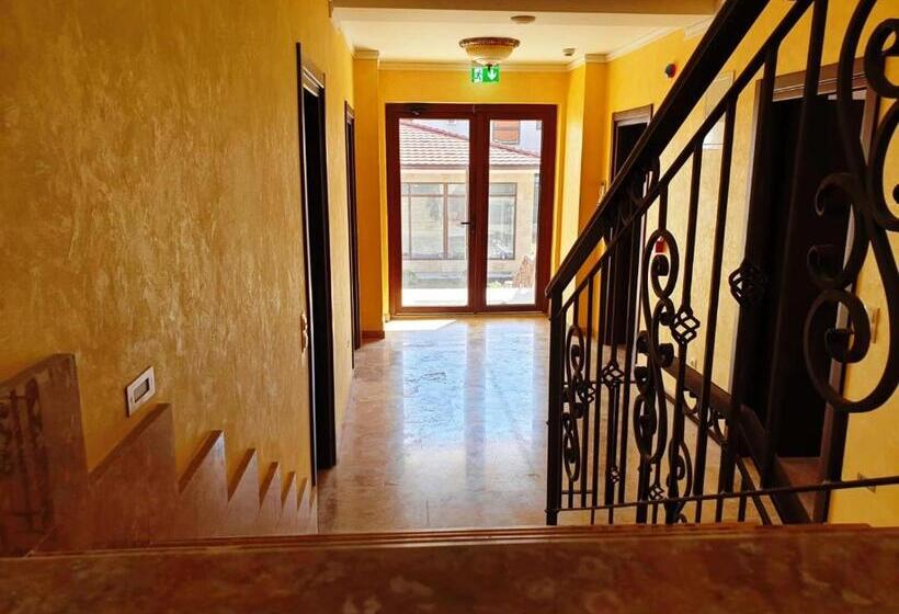 ペンション Valurile Mării Vama   Veche