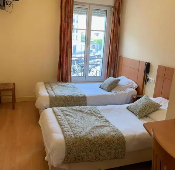 ホテル Le Val D Or & Le Theatre