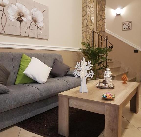 تختخواب و صبحانه L'angolo Del Sole