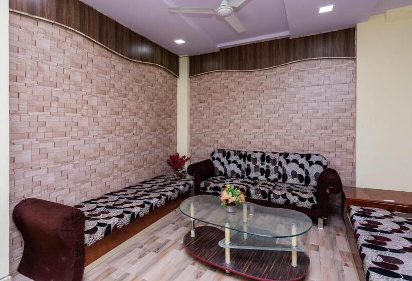 Oyo 29831 Hotel Harihar