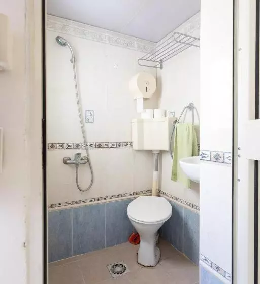 پانسیون Tarona Guesthouse