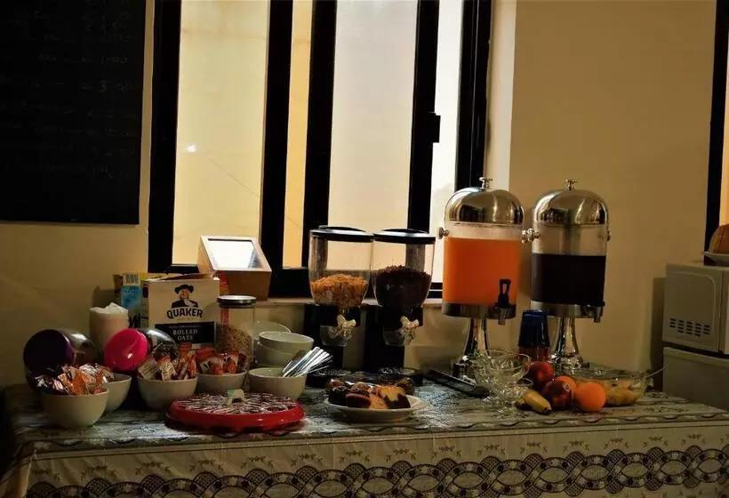 پانسیون Tarona Guesthouse