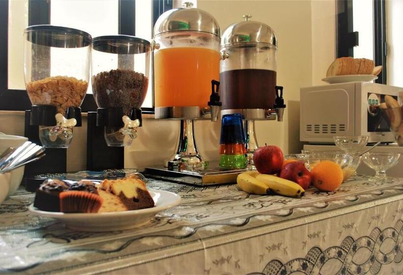 پانسیون Tarona Guesthouse