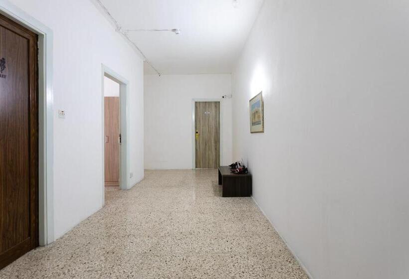 پانسیون Tarona Guesthouse