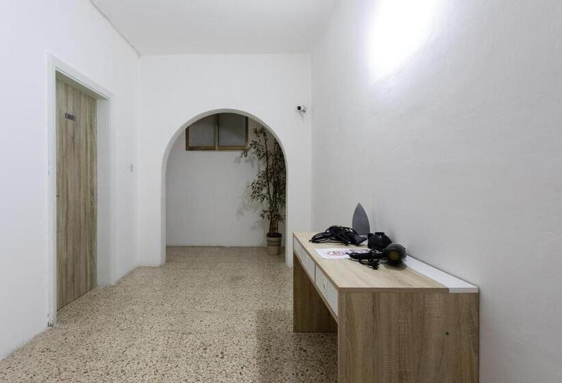 پانسیون Tarona Guesthouse