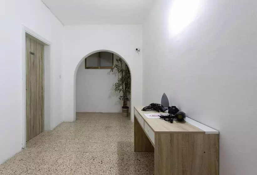 پانسیون Tarona Guesthouse