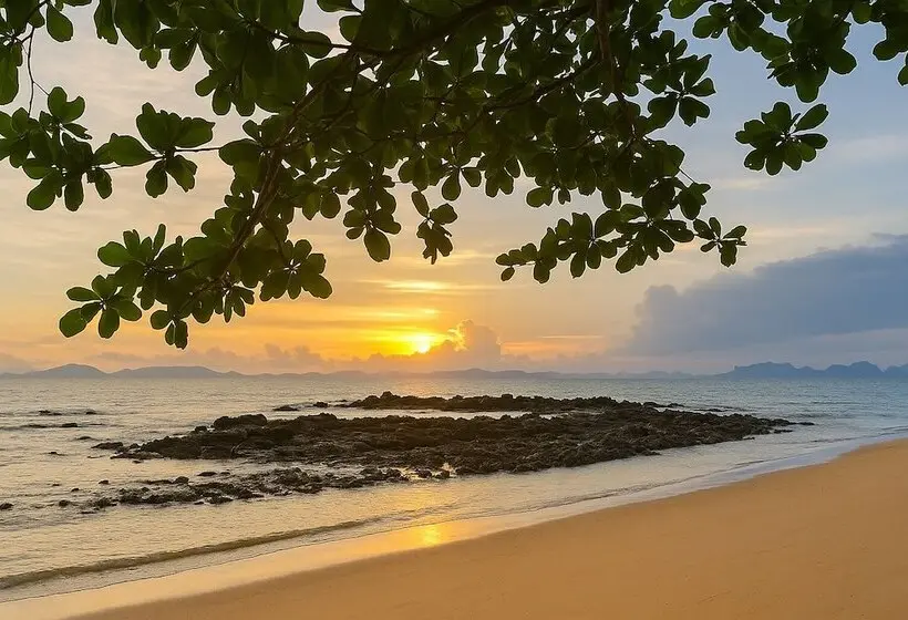 Otel Srisuksan Klong Muang Beach