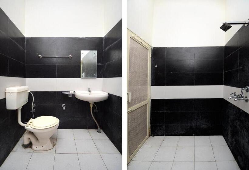 호텔 Oyo 33024 Urban Guest House