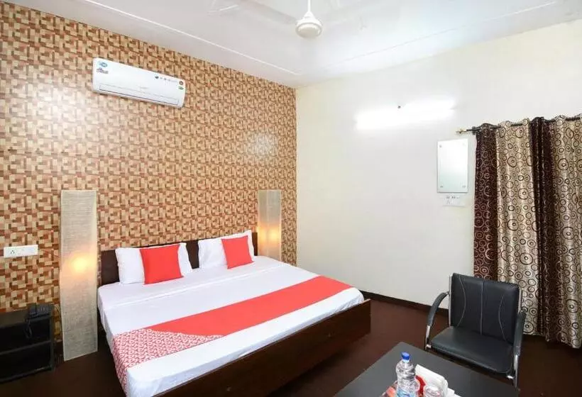 ホテル Oyo 33024 Urban Guest House
