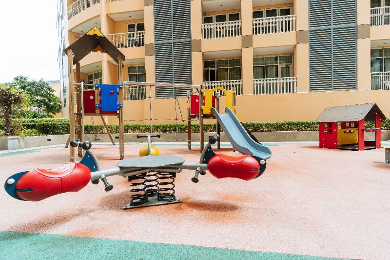 Hotel Reddoorz Premium @ Venice Luxury Bgc 1