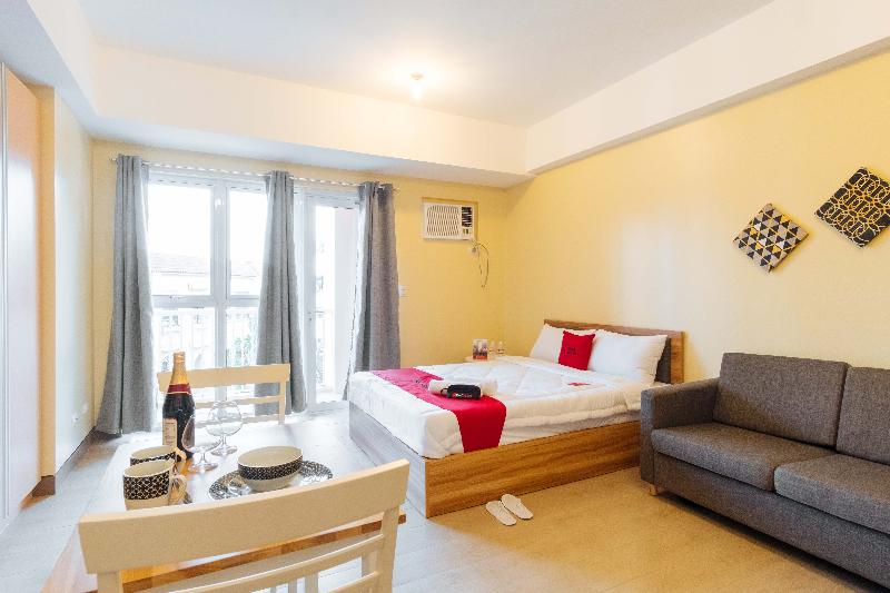 Hotel Reddoorz Premium @ Venice Luxury Bgc 1