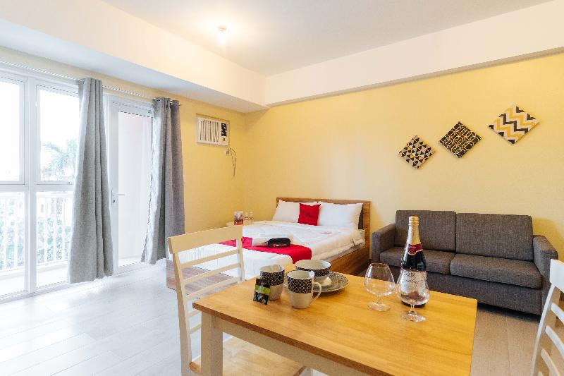 Hotel Reddoorz Premium @ Venice Luxury Bgc 1