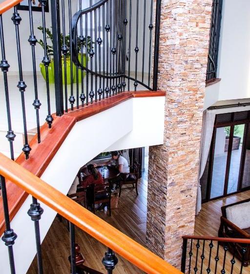 Akasu Bed And Breakfast