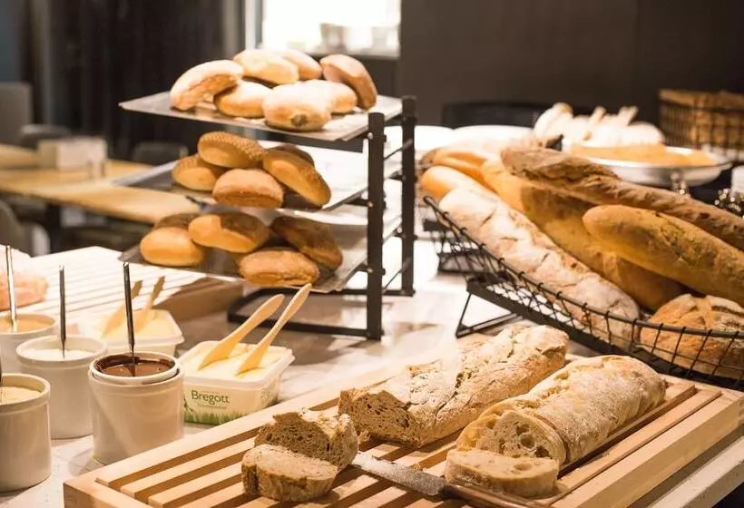 Comfort Hotel Arlanda Airport Terminal