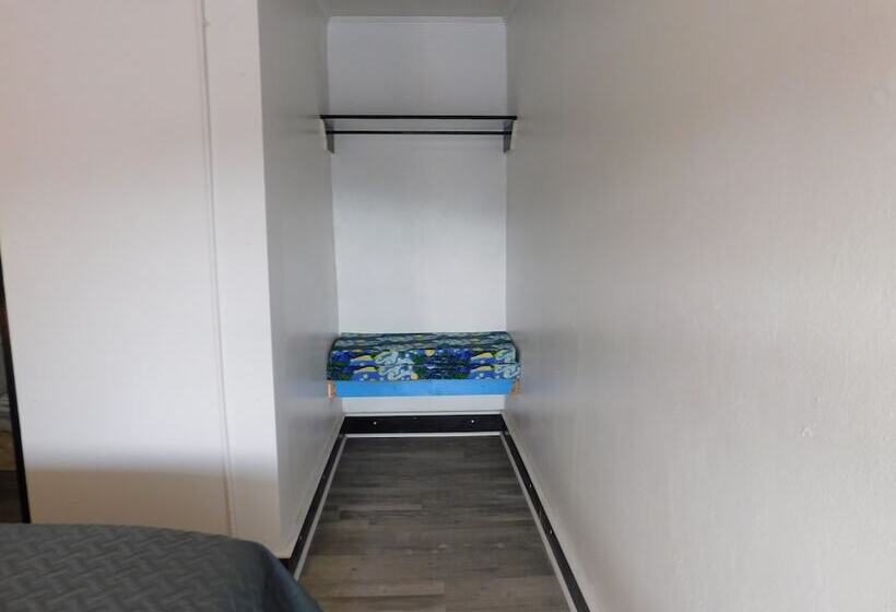 酒店 Spruce Pine Inn