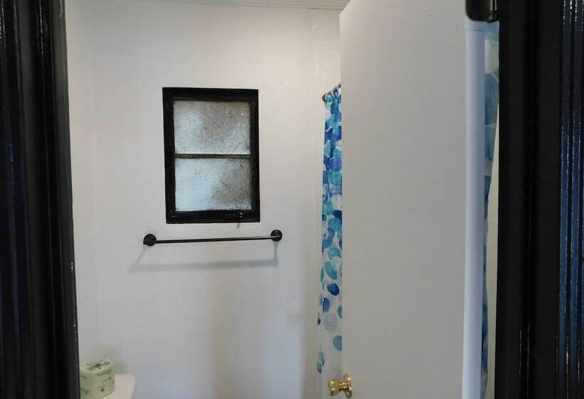 酒店 Spruce Pine Inn