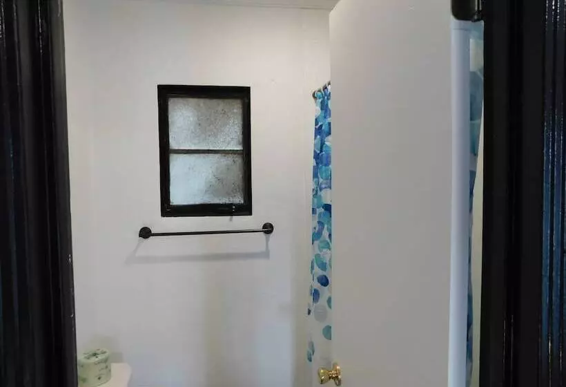 Hotelli Spruce Pine Inn