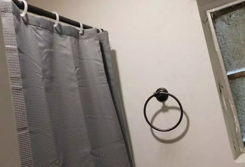 Hotelli Spruce Pine Inn