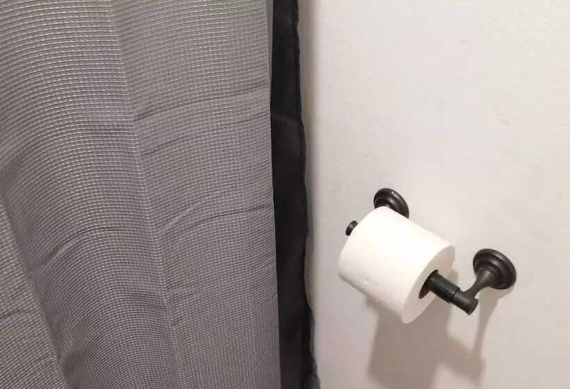 Hotelli Spruce Pine Inn