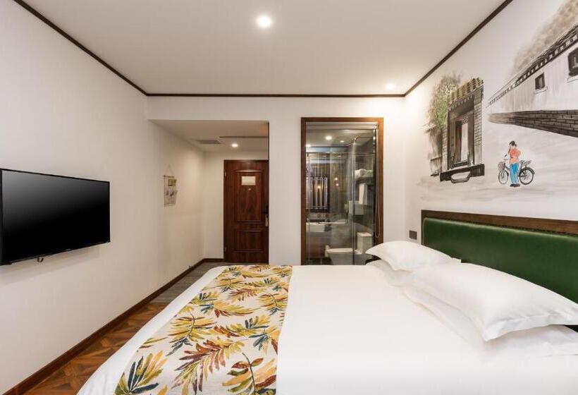 Time Traveller Hotel Near Prince Gong S Mansion, Beihai Park, Tian Anmen Square, Nanluoguxiang Hut