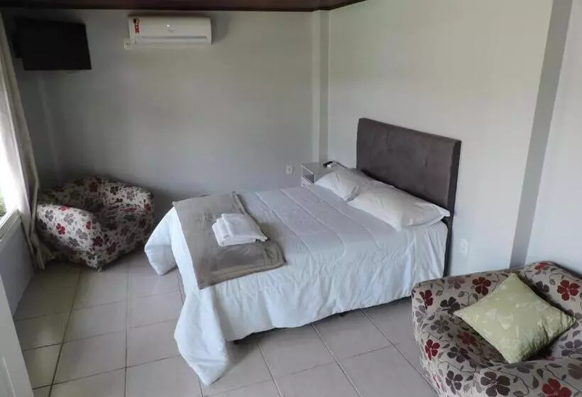 ペンション Pousada Três Coroas