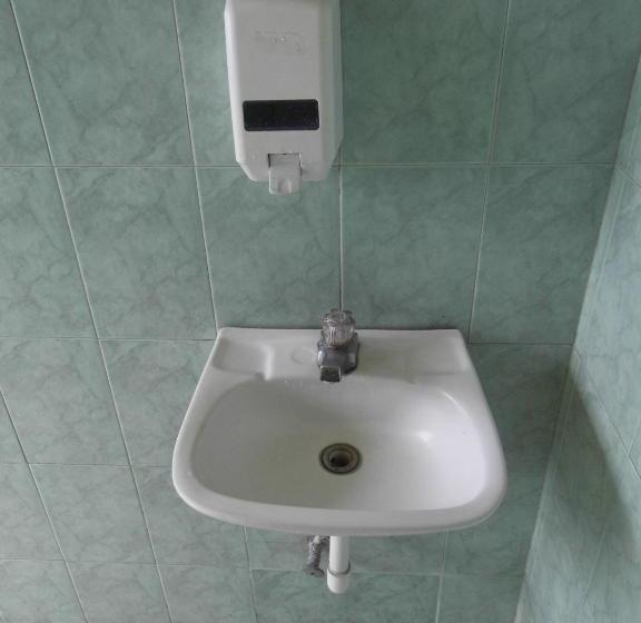 هاستل Landivar Zona 7