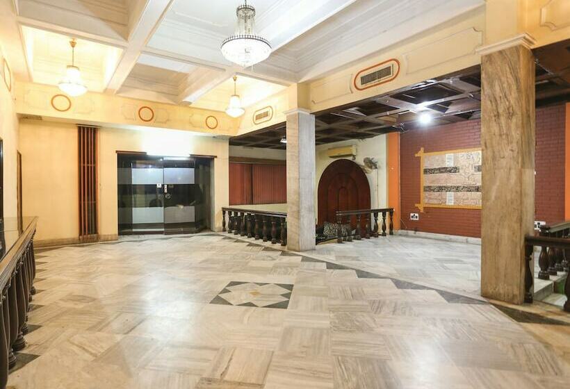 Oyo 27783 Hotel Rajmahal Inn