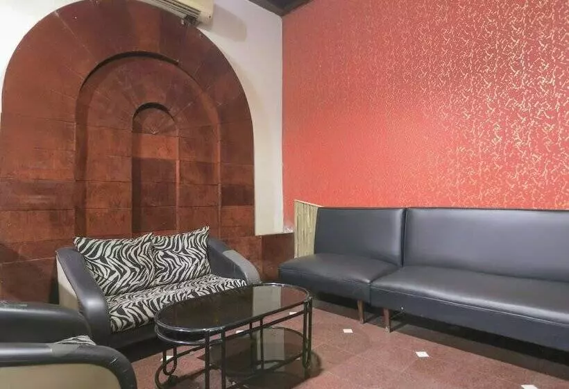Oyo 27783 Hotel Rajmahal Inn