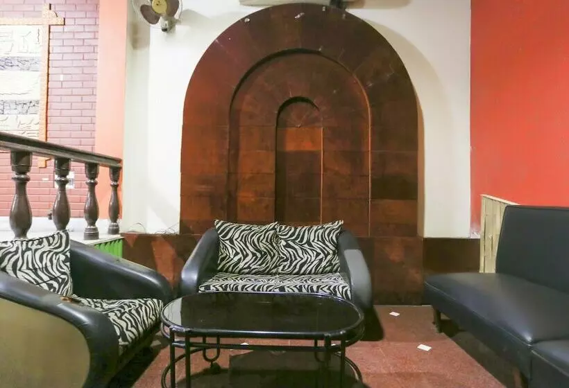 Oyo 27783 Hotel Rajmahal Inn