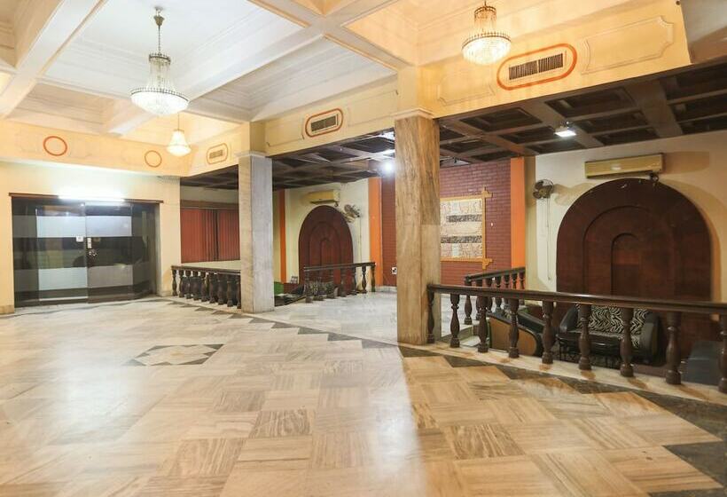 Oyo 27783 Hotel Rajmahal Inn