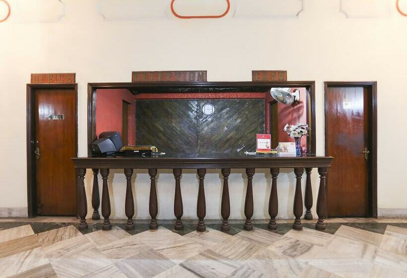 Oyo 27783 Hotel Rajmahal Inn