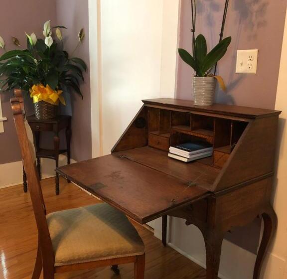 Whooping Crane Manor B & B