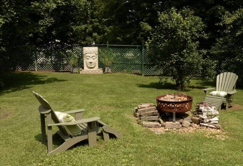 הוסטל The Woodbine Inn