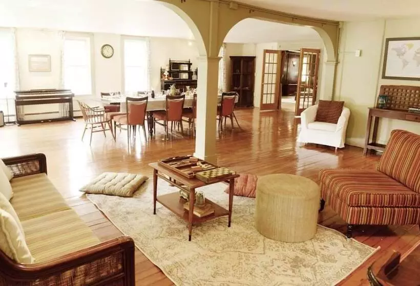 Retkeilymaja The Woodbine Inn