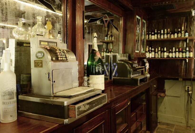 הוסטל The Woodbine Inn