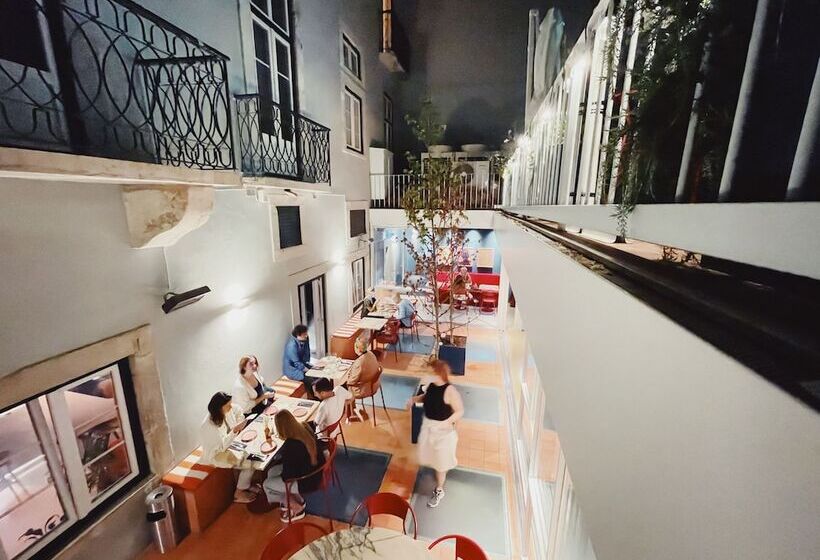 هتل Esqina Cosmopolitan Lodge