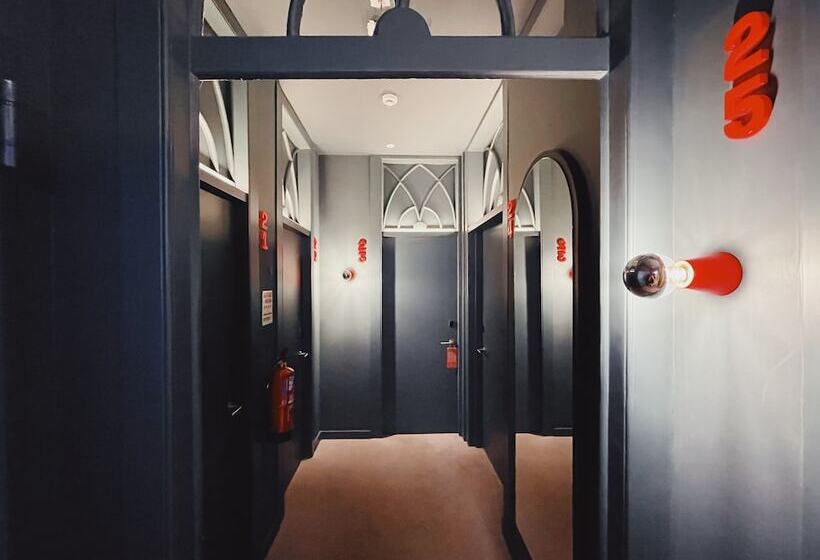 هتل Esqina Cosmopolitan Lodge