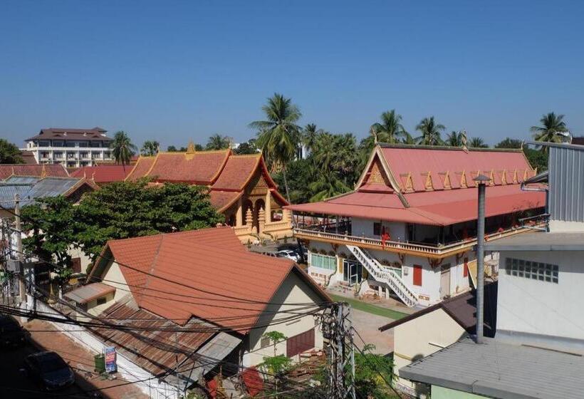 בית מלון כפרי Souphaphone