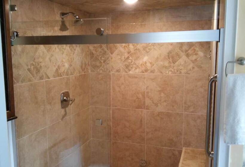 住宿加早餐 Inntiquity, A Country Inn