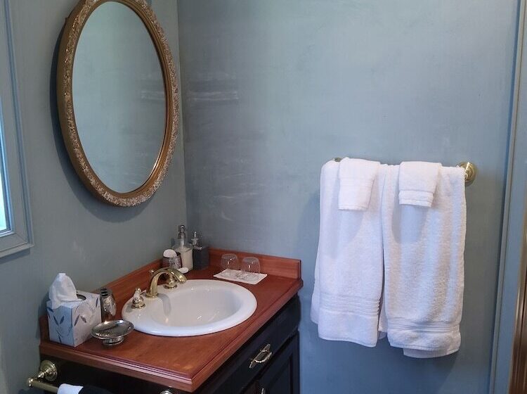 住宿加早餐 Inntiquity, A Country Inn