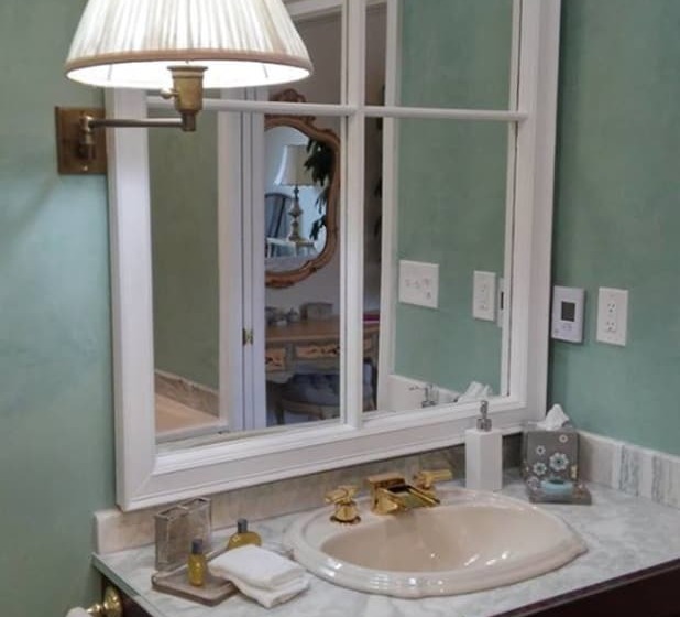 住宿加早餐 Inntiquity, A Country Inn